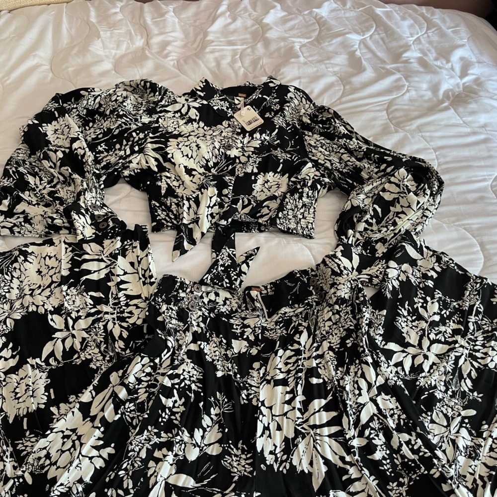 Set of 2 free people , wide legs bottoms and long sleeve top